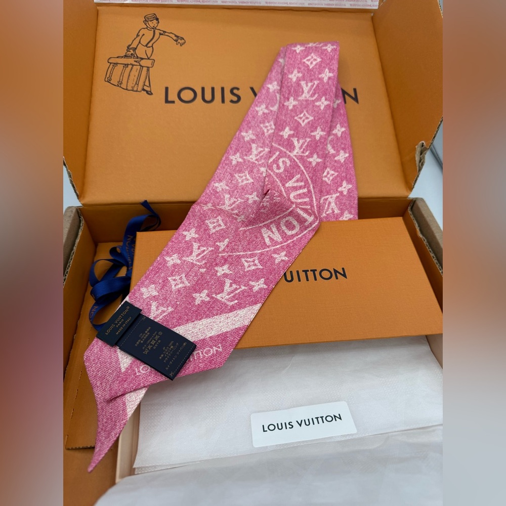Louis Vuitton Pink Denim Stamp Bandeau - Picture 4 of 4